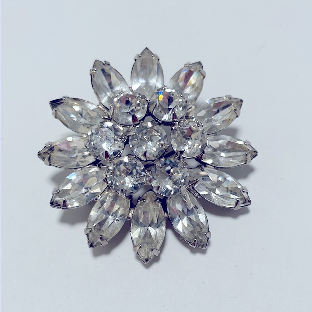 Vintage Weiss Elegant Silver Tone Floral Brooch Grandmacore